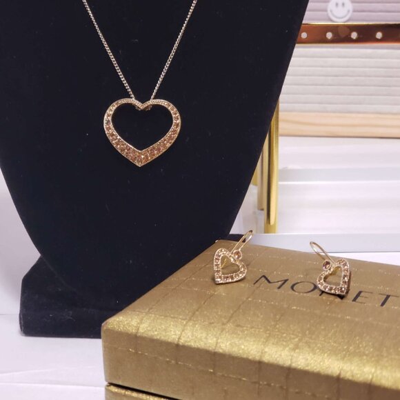 New Old Stock (late 80s/90s) Monet Rose Gold Heart Necklace & Earrings In Case - Picture 2 of 9